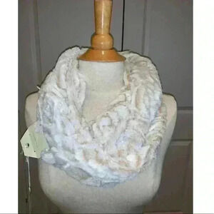 🆕 Faux Fur Infinity Scarf